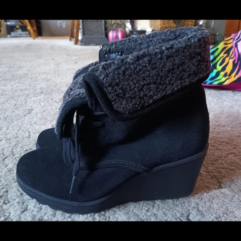 🖤 White Mountain Black Suede Leather Wedge Heels Ankle Boots Wool Laces 6.5